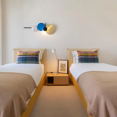 Apartment Artsy 3bdr Duplex By Lovelystay *