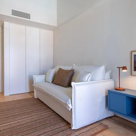 Apartment Artsy 3bdr Duplex By Lovelystay