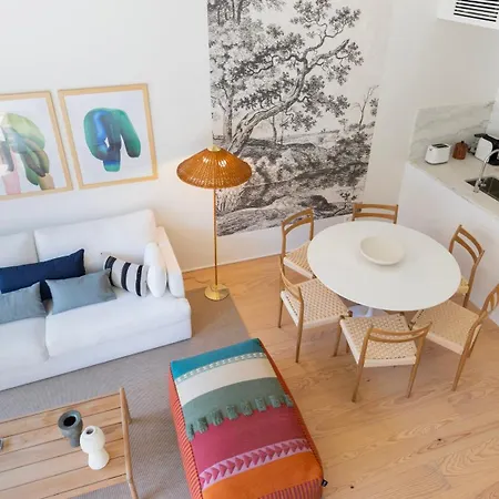 Apartment Artsy 3bdr Duplex By Lovelystay
