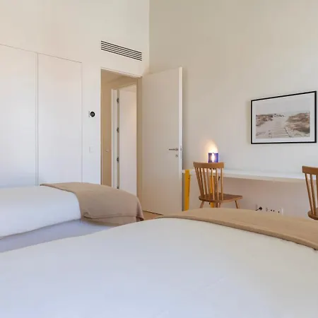 Artsy 3bdr Duplex By Lovelystay Lisbon