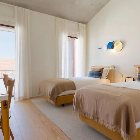 Apartment Artsy 3bdr Duplex By Lovelystay