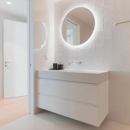 Artsy 3bdr Duplex By Lovelystay Lisbon