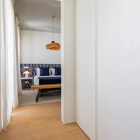 Apartment Artsy 3bdr Duplex By Lovelystay