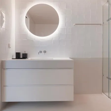 Artsy 3bdr Duplex By Lovelystay *